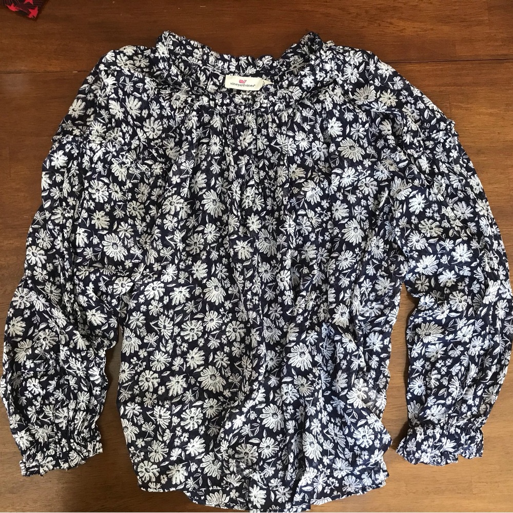 Vineyard Vines Top